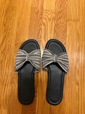 NWOT Nautica Black Slide Sandals with Striped Bow